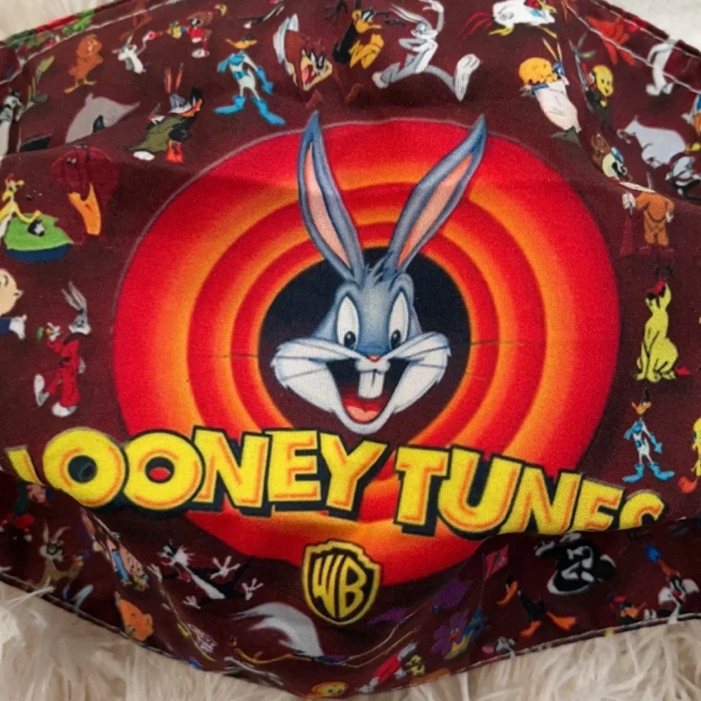 New Looney Tunes face mask